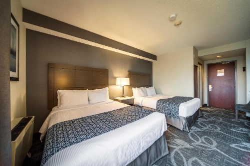 Monte Carlo Inns Airport Suites image 17