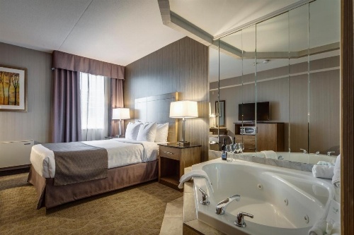 Monte Carlo Inns Airport Suites image 19