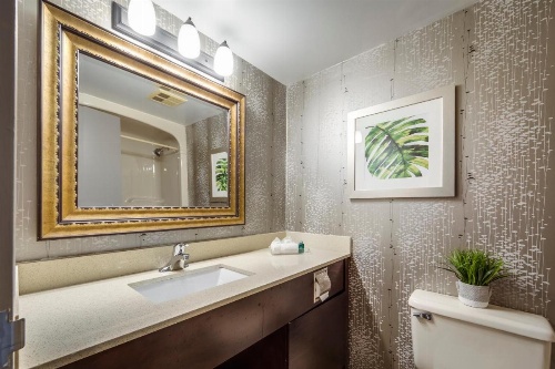 Monte Carlo Inns Airport Suites image 23