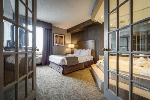 Monte Carlo Inns Airport Suites image 32