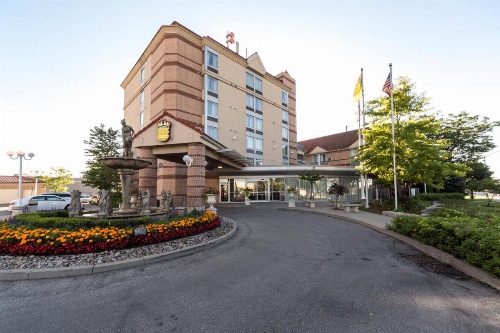 Monte Carlo Inns Airport Suites image 43